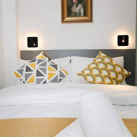 New Luxury Apartments In Central London Next To Shops, Cafes, Bars & Metro ภายนอก รูปภาพ