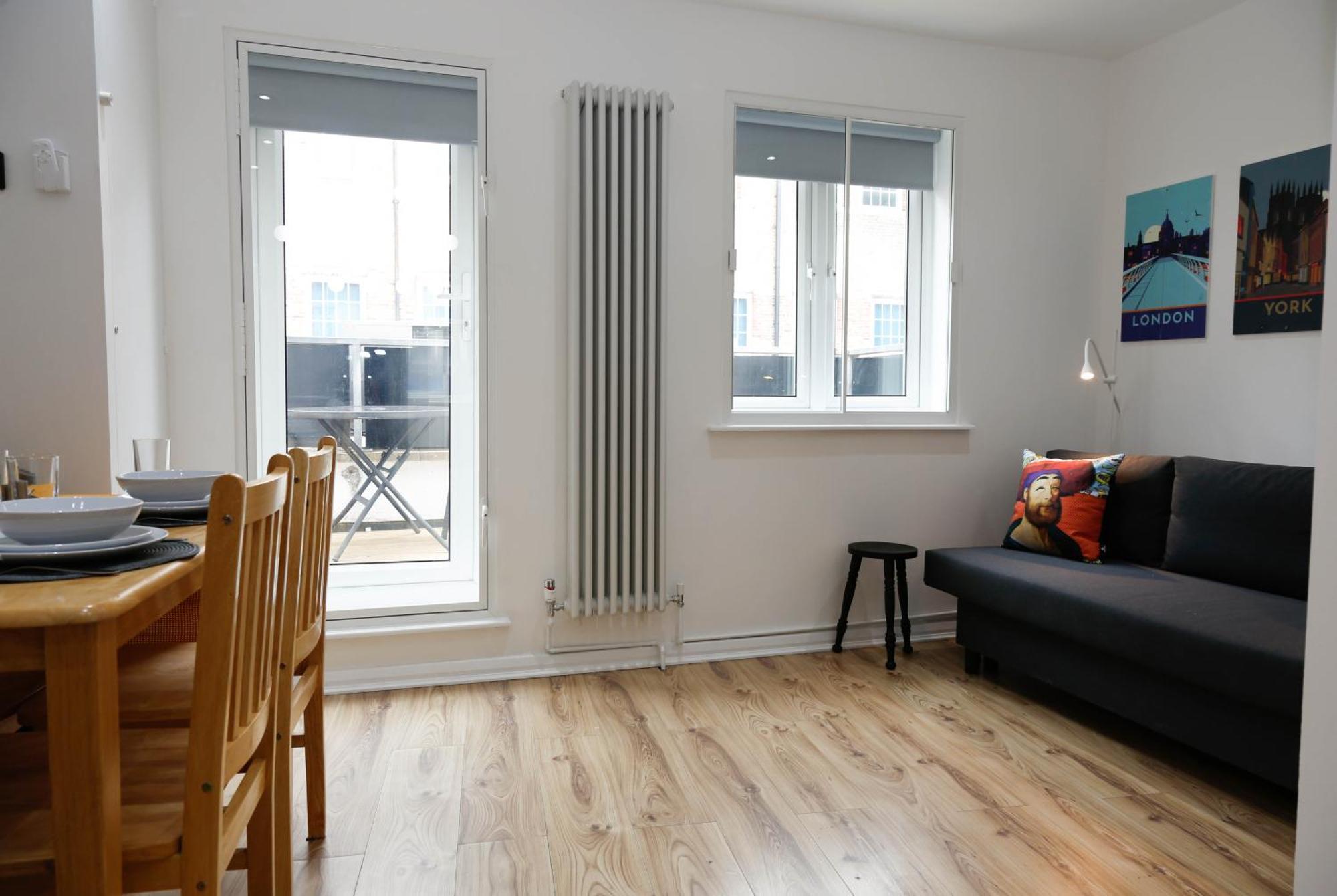 New Luxury Apartments In Central London Next To Shops, Cafes, Bars & Metro ภายนอก รูปภาพ