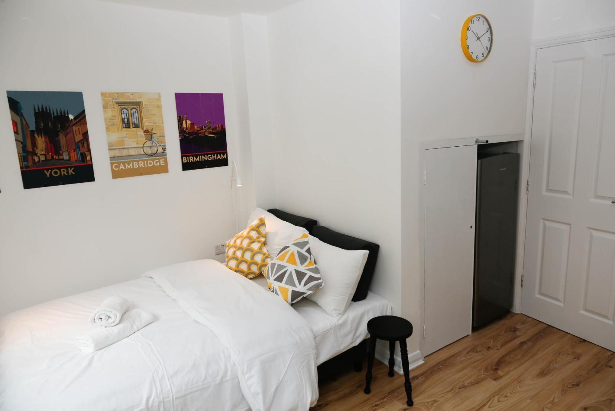 New Luxury Apartments In Central London Next To Shops, Cafes, Bars & Metro ภายนอก รูปภาพ