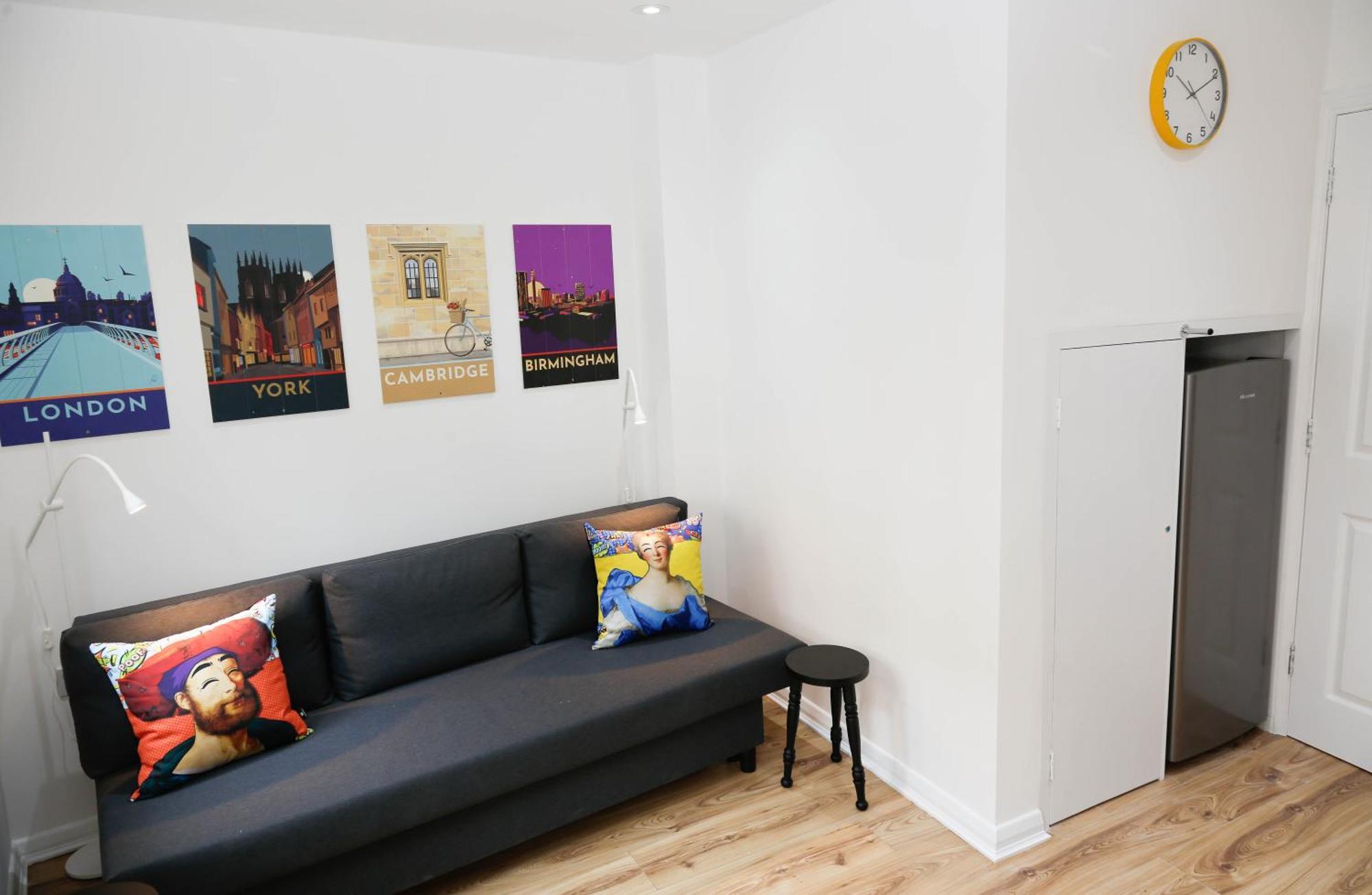 New Luxury Apartments In Central London Next To Shops, Cafes, Bars & Metro ภายนอก รูปภาพ