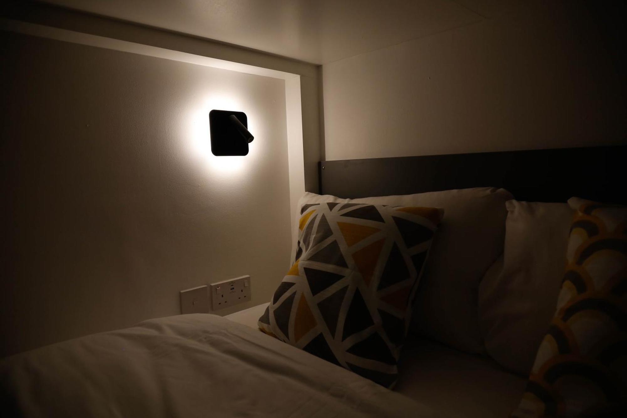 New Luxury Apartments In Central London Next To Shops, Cafes, Bars & Metro ภายนอก รูปภาพ
