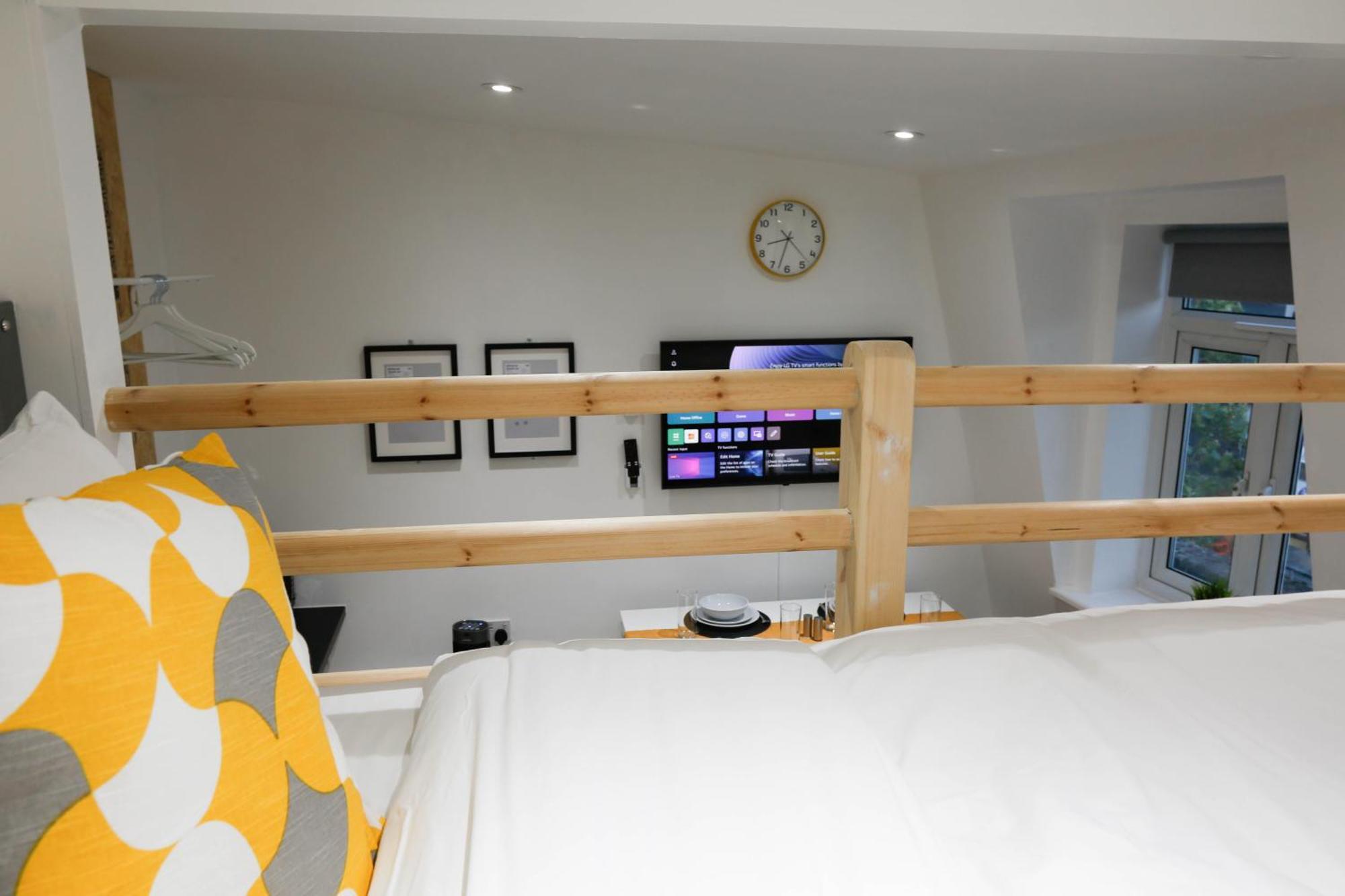 New Luxury Apartments In Central London Next To Shops, Cafes, Bars & Metro ภายนอก รูปภาพ