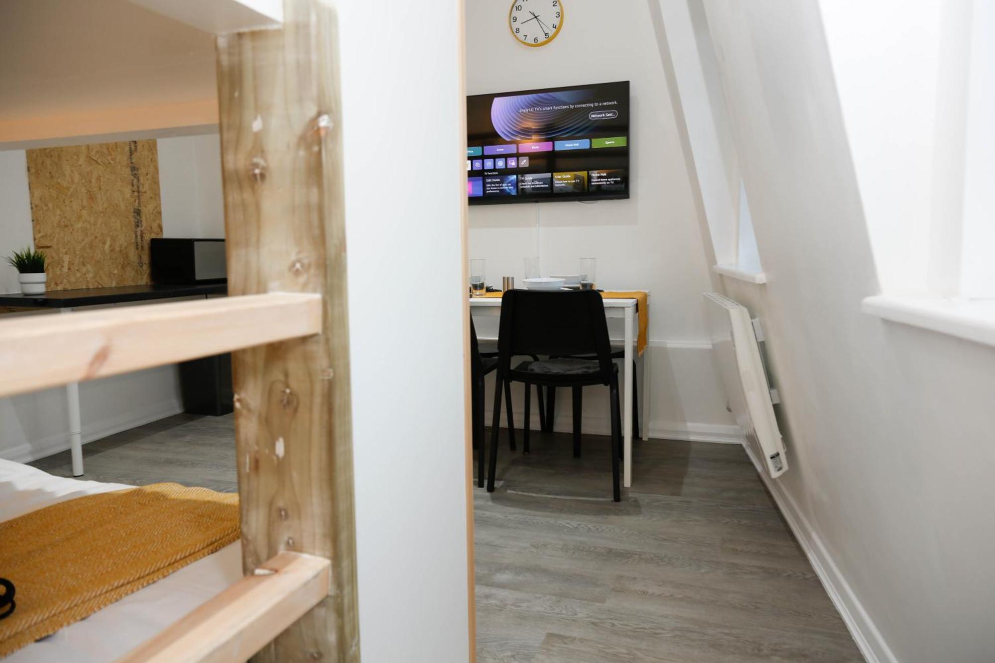New Luxury Apartments In Central London Next To Shops, Cafes, Bars & Metro ภายนอก รูปภาพ