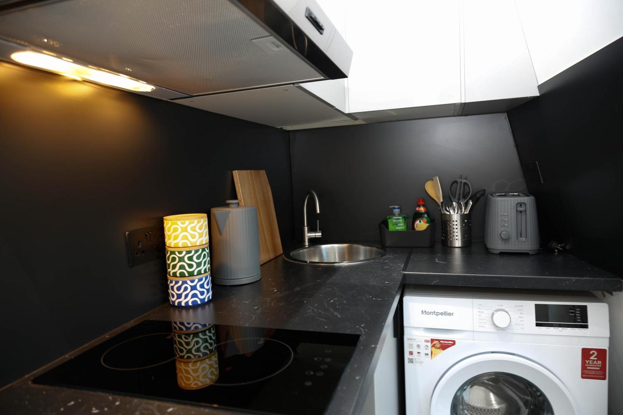 New Luxury Apartments In Central London Next To Shops, Cafes, Bars & Metro ภายนอก รูปภาพ