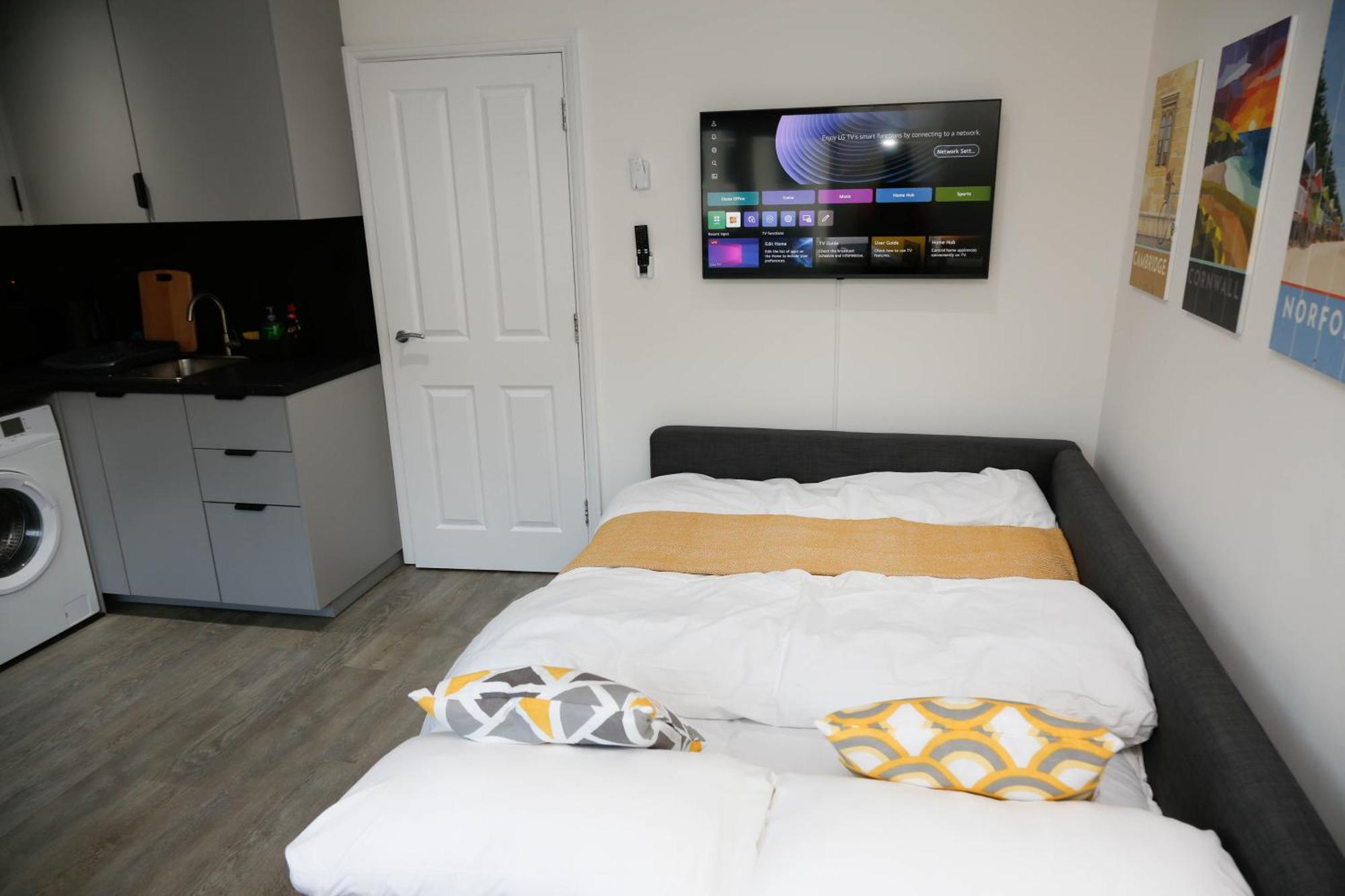 New Luxury Apartments In Central London Next To Shops, Cafes, Bars & Metro ภายนอก รูปภาพ