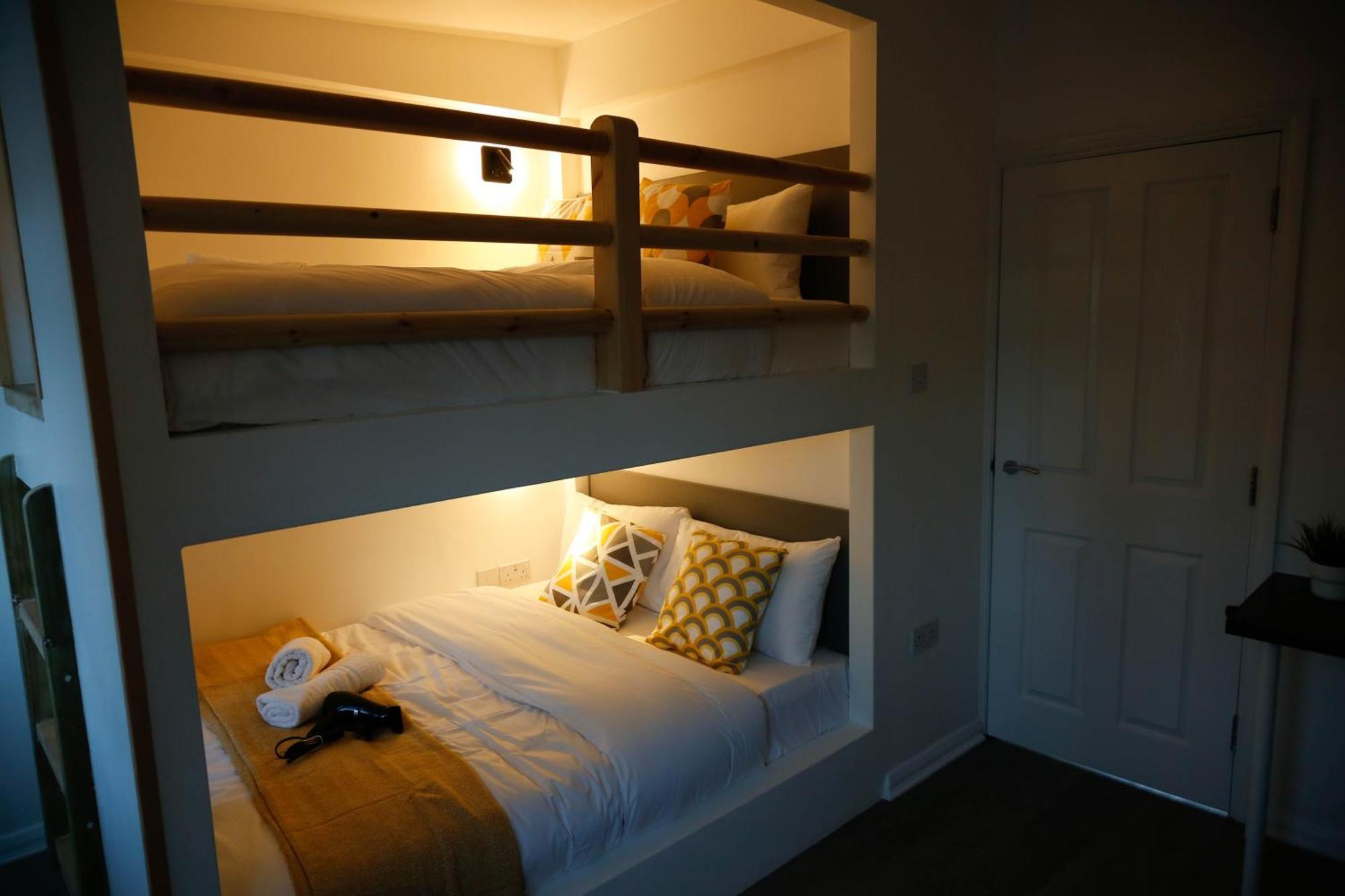 New Luxury Apartments In Central London Next To Shops, Cafes, Bars & Metro ภายนอก รูปภาพ