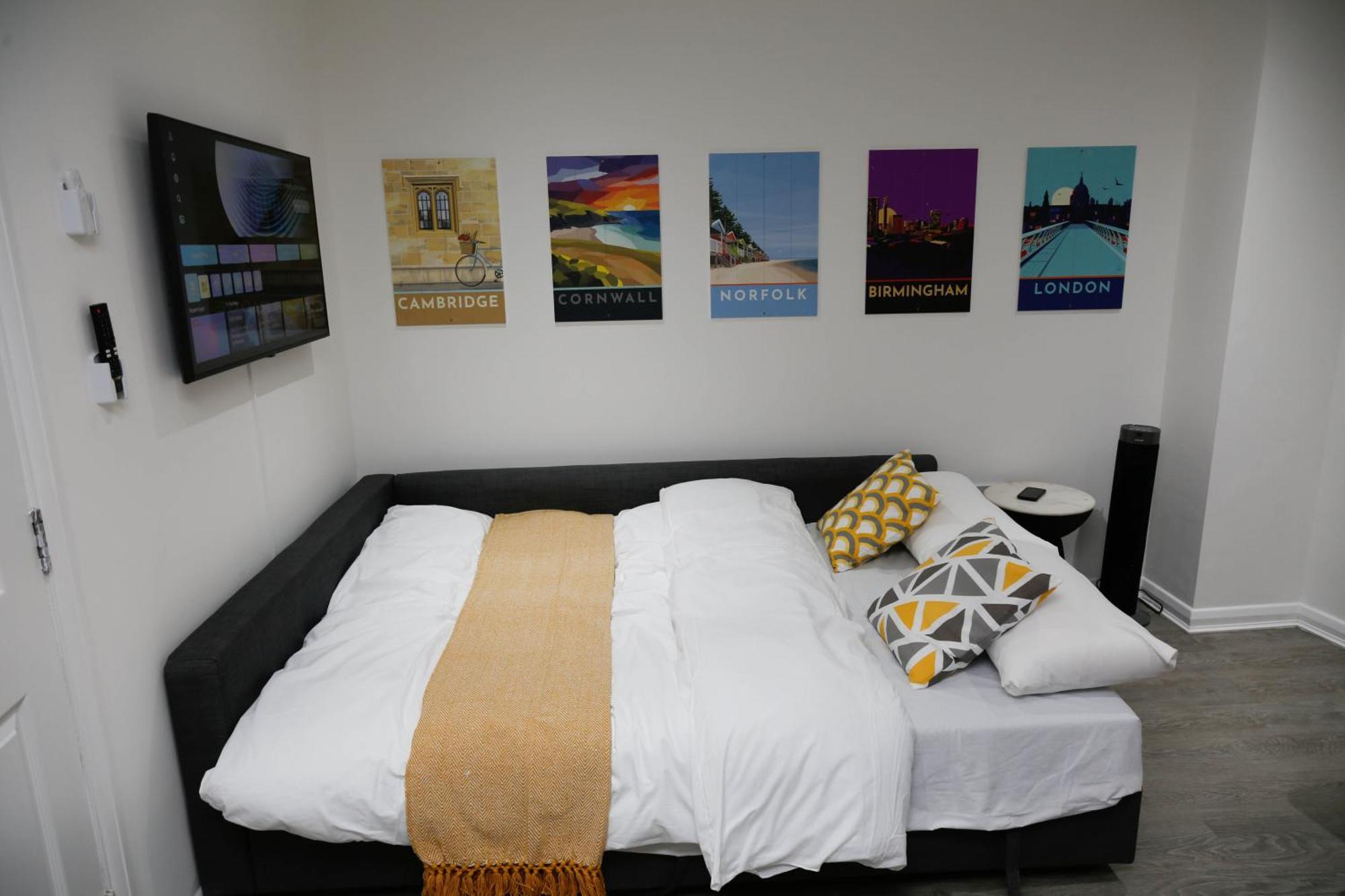 New Luxury Apartments In Central London Next To Shops, Cafes, Bars & Metro ภายนอก รูปภาพ