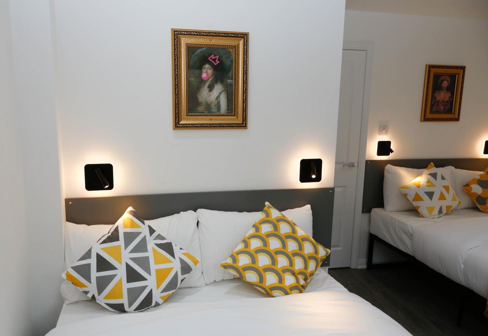 New Luxury Apartments In Central London Next To Shops, Cafes, Bars & Metro ภายนอก รูปภาพ
