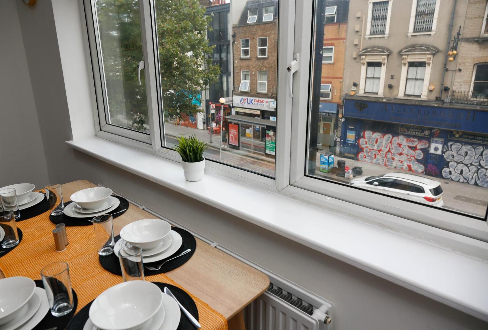 New Luxury Apartments In Central London Next To Shops, Cafes, Bars & Metro ภายนอก รูปภาพ